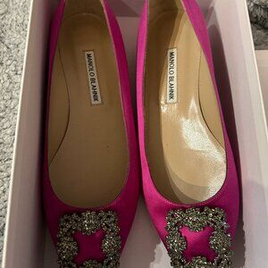 MANOLO BLAHNIK Flats Fuchsia